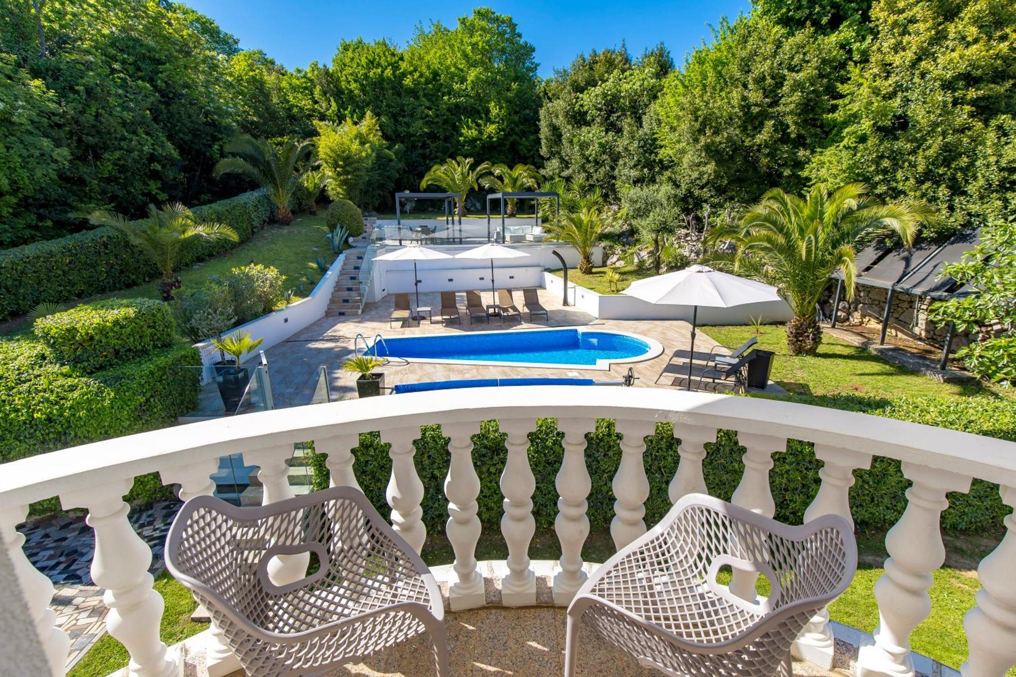 Apartment Garden With Pool Opatija